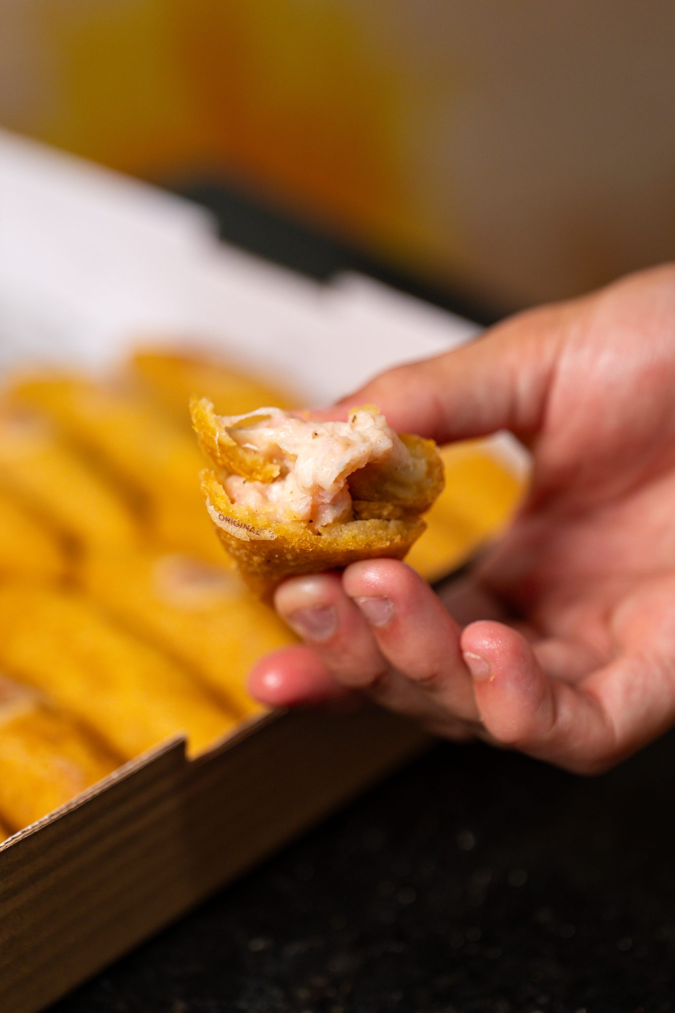 Bolinho caipira Ôcaipira recheado de frango