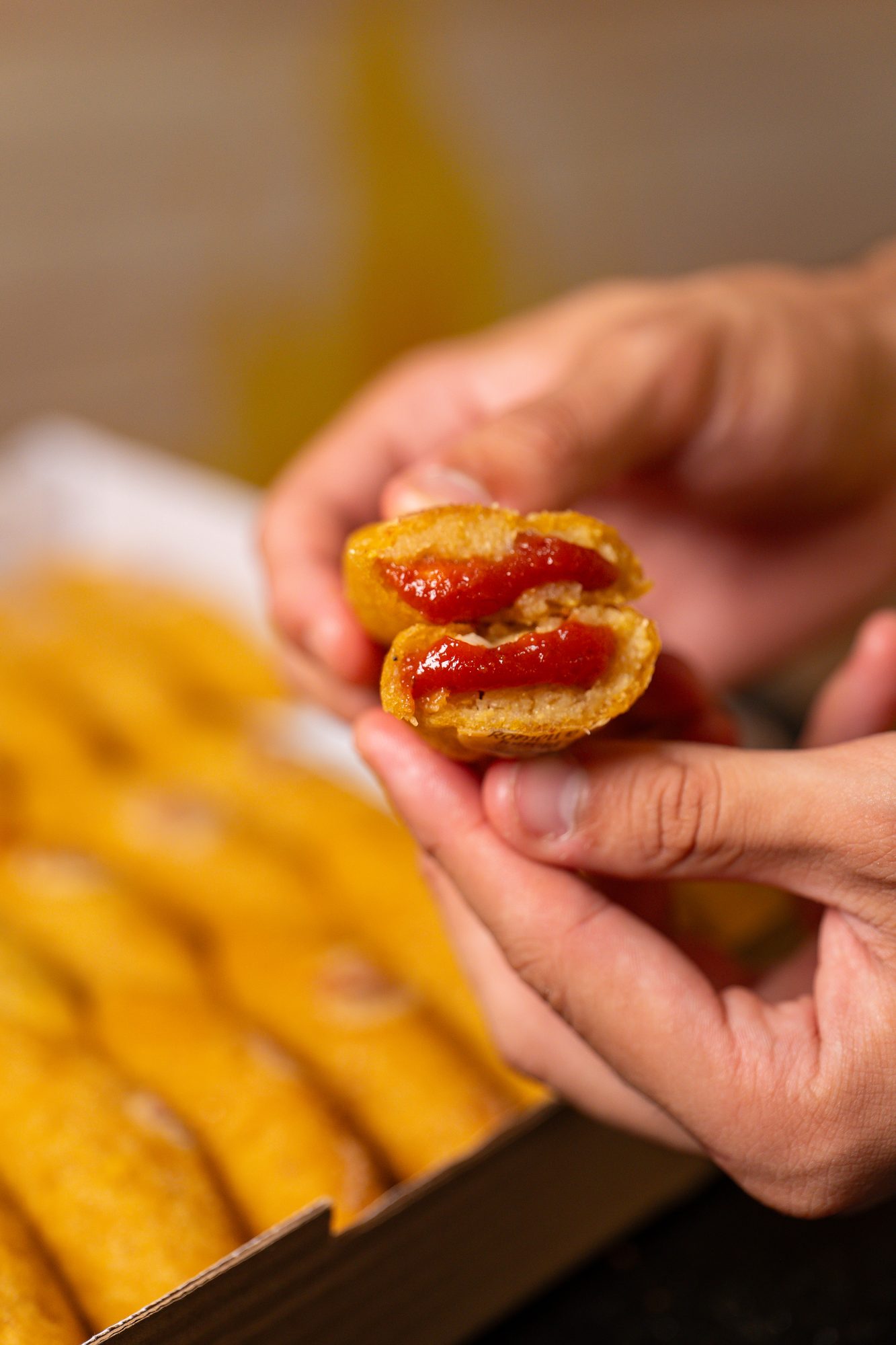 Bolinho caipira Ôcaipira recheado de pizza