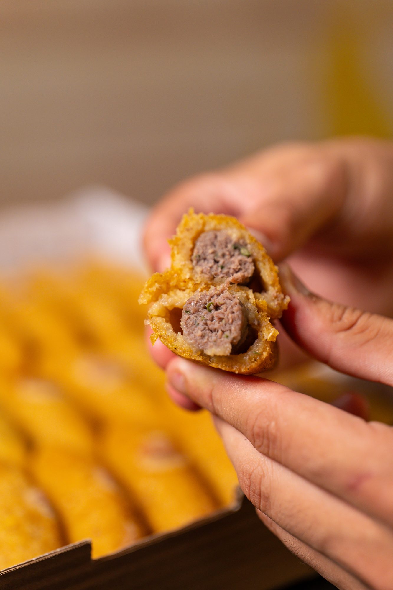 Bolinho caipira Ôcaipira recheado de carne
